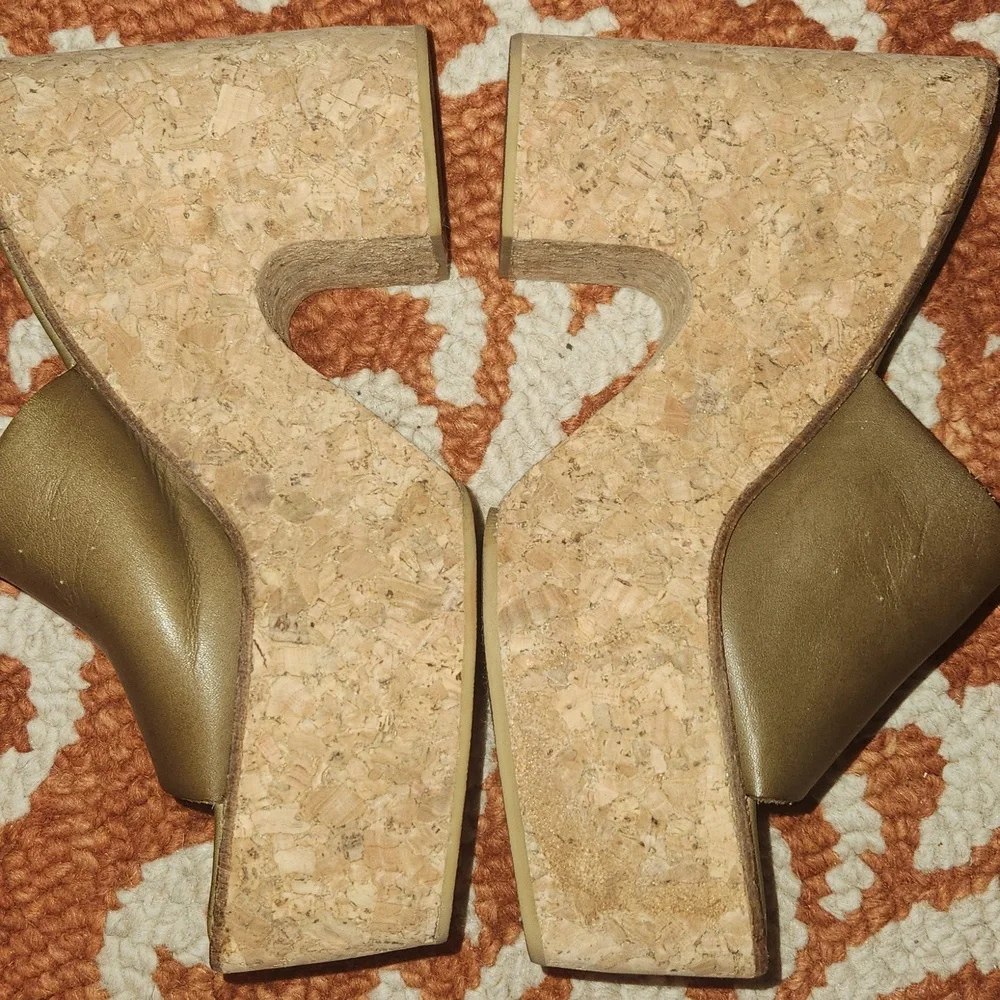 Jeffrey Campbell Lucianna Platform Leather Sandal  in Olive Size 39